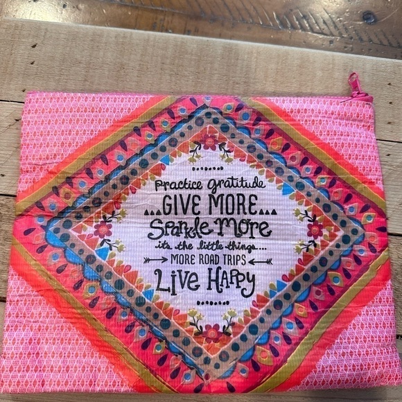 Zippered Pouch with gratitude quote. Made from 80% recycled bottles. - Picture 3 of 6